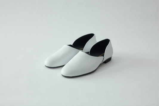 Dr. Shoes / White